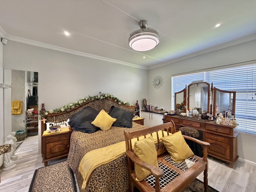 3 Bedroom Property for Sale in Jeffreys Bay Central Eastern Cape